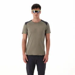 Herren Unlimitech-T-Shirt mit Mesh-Einsätzen><noscript><img width=