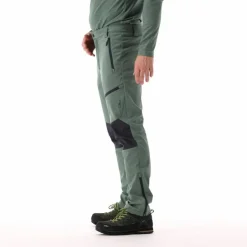 Herrenhose aus Softshell Slim Fit><noscript><img width=