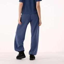 Lange Damenhosen mit weitem Bein aus Modal mit matt glänzendem Finish><noscript><img width=